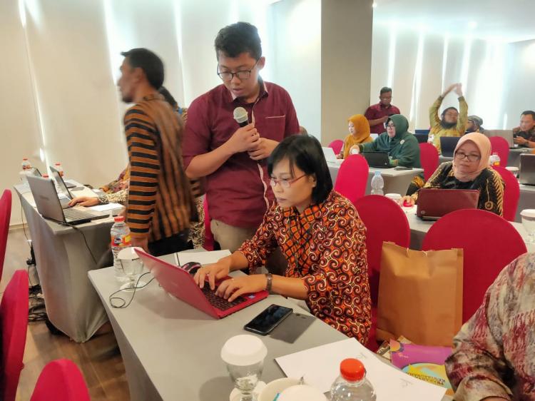 {SMK SMAK Makassar} 16 s.d 18 Desember 2019 : Workshop pembuatan e-modul 4.0 berbasis SKKNI
